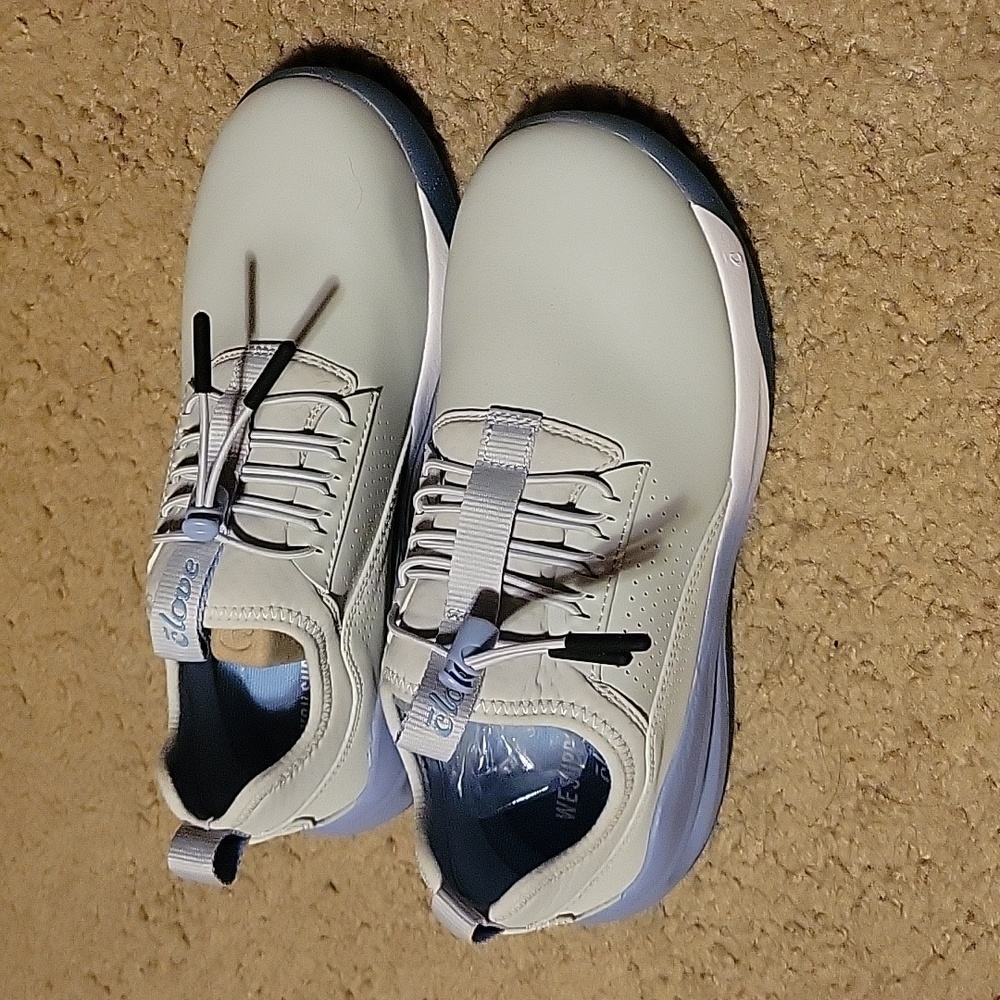 Clove sneakers